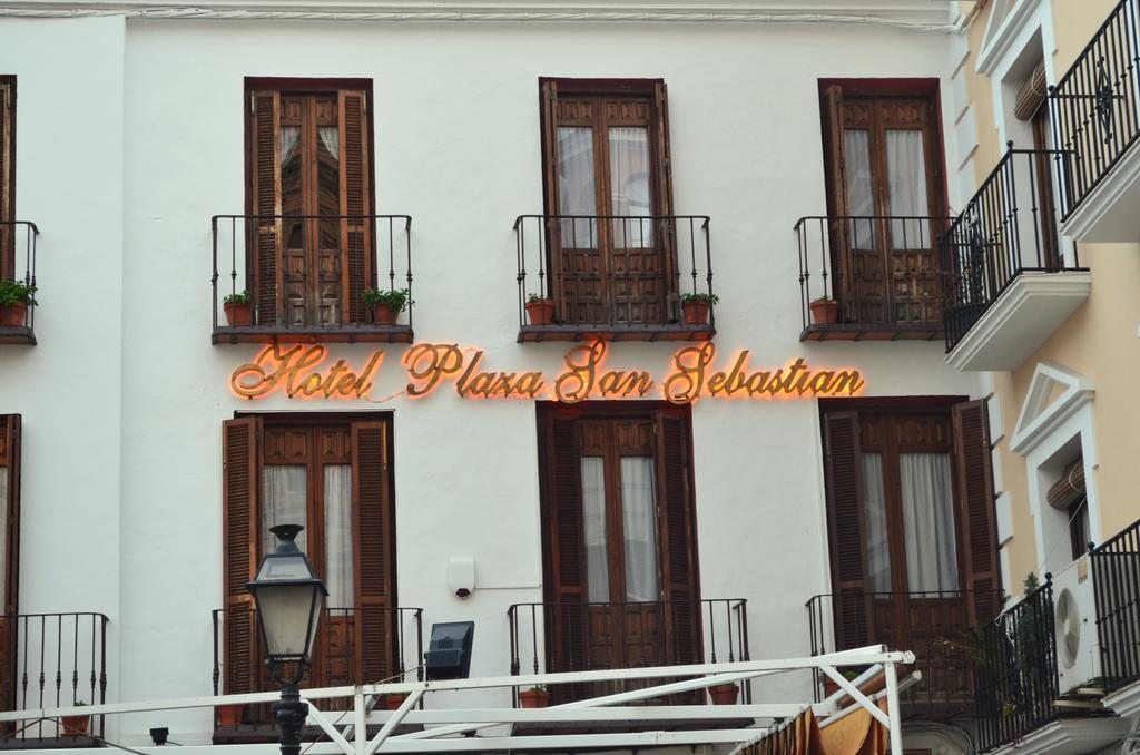 Отель Plaza San Sebastian Антекера Экстерьер фото